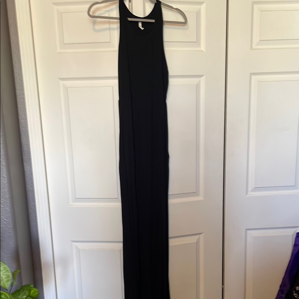 Black Sleeveless dress